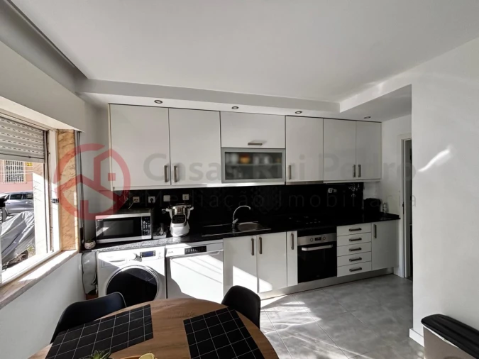 Apartamento T2 para Venda em Corroios Foto 5