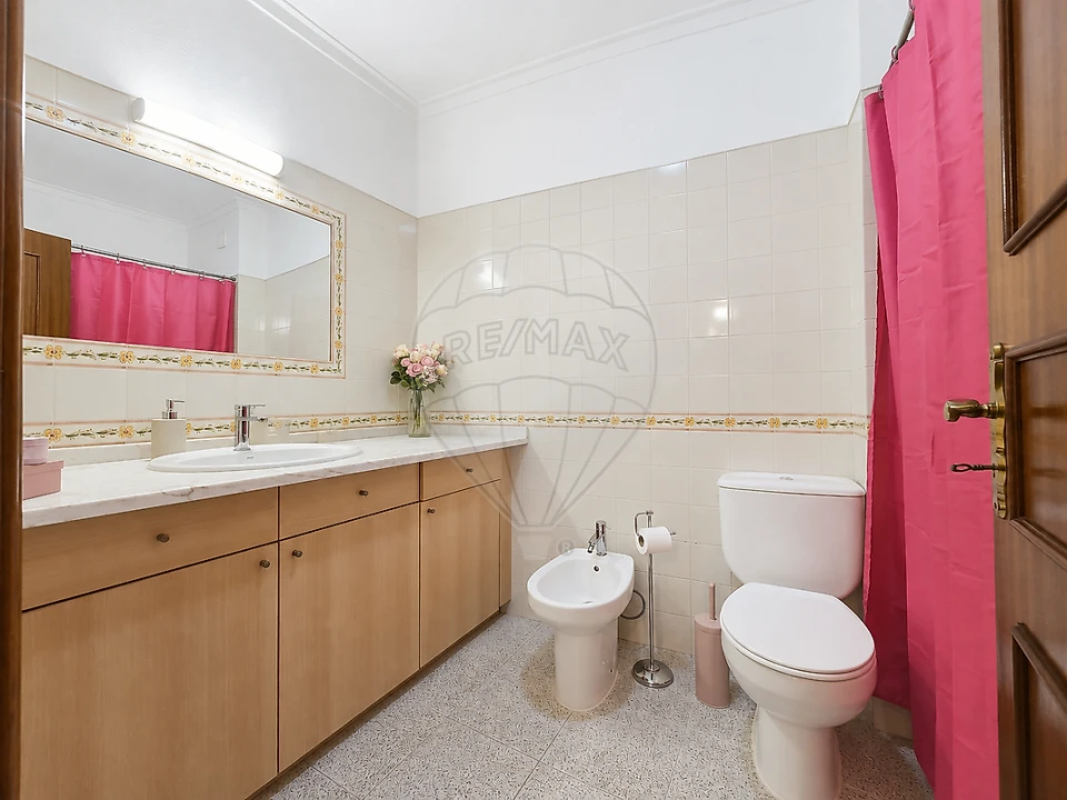 Apartamento T1 para Venda em Agualva e Mira-Sintra Foto 5