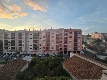Apartamento T1 para Venda em Agualva e Mira-Sintra