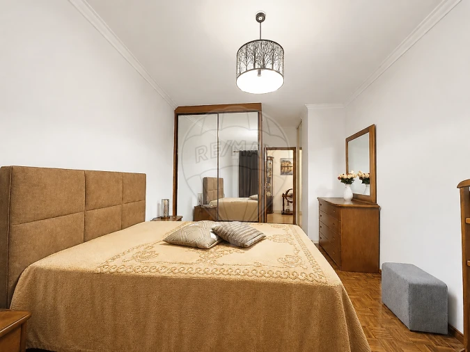 Apartamento T1 para Venda em Agualva e Mira-Sintra Foto 2