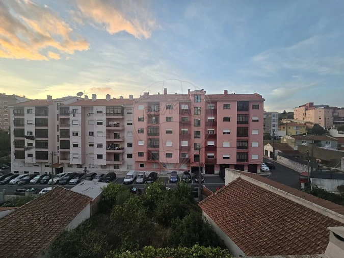 Apartamento T1 para Venda em Agualva e Mira-Sintra Foto 8