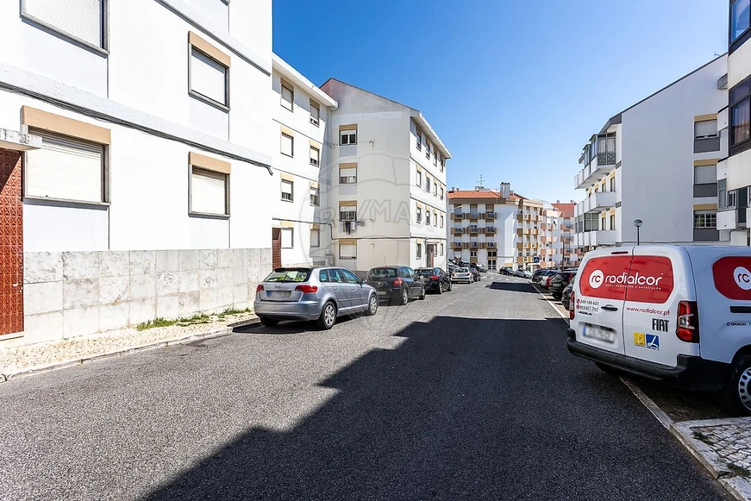 Apartamento T3 para Venda em Ramada e Caneças Foto 20