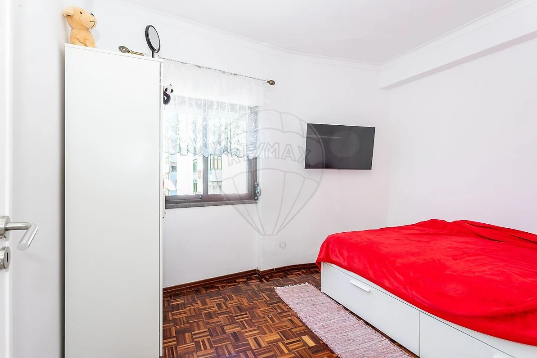 Apartamento T3 para Venda em Ramada e Caneças Foto 4