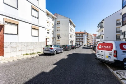Apartamento T3 para Venda em Ramada e Caneças
