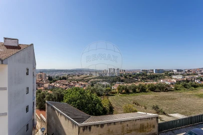 Apartamento T3 para Venda em Ramada e Caneças
