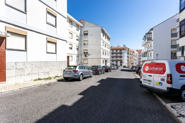 Apartamento T3 para Venda em Ramada e Caneças Foto 20
