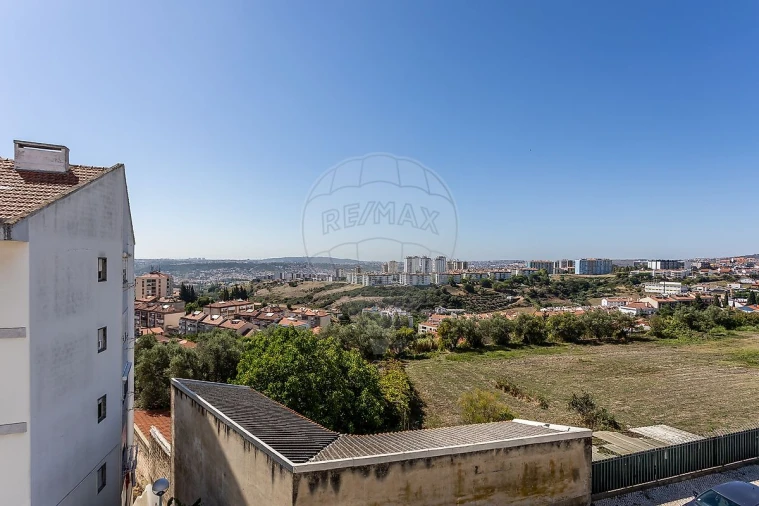 Apartamento T3 para Venda em Ramada e Caneças Foto 17
