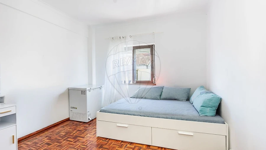 Apartamento T3 para Venda em Ramada e Caneças