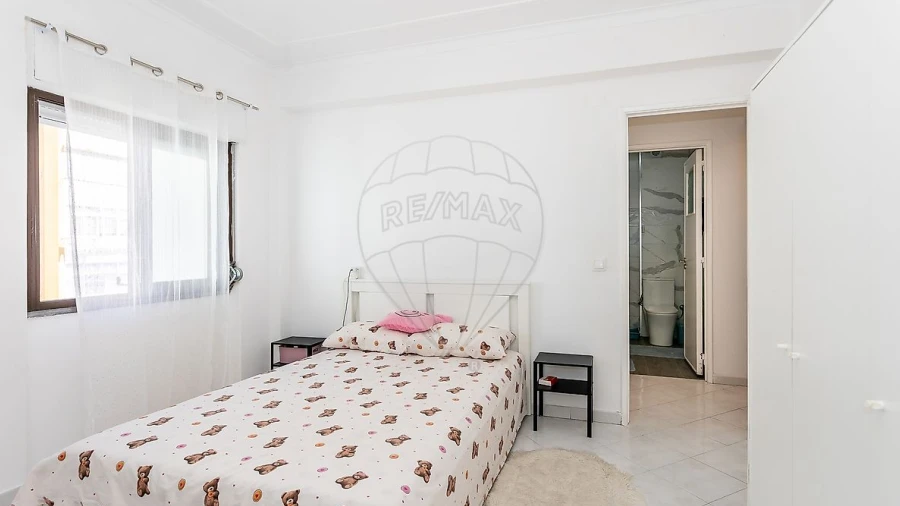 Apartamento T3 para Venda em Ramada e Caneças