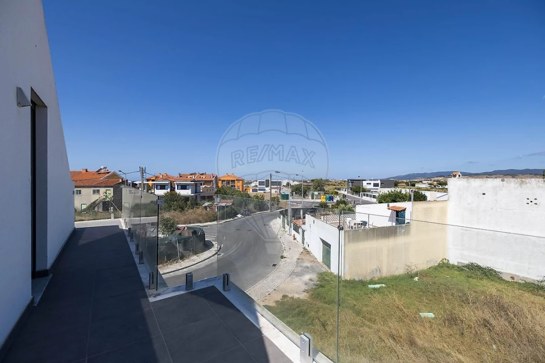 Moradia T5 para Venda em São Domingos de Rana Foto 14