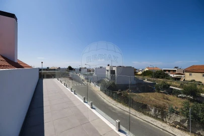 Moradia T5 para Venda em São Domingos de Rana