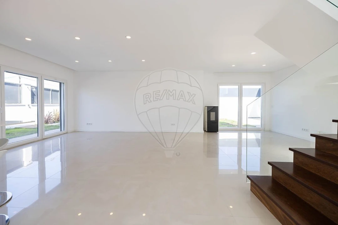 Moradia T5 para Venda em São Domingos de Rana Foto 31