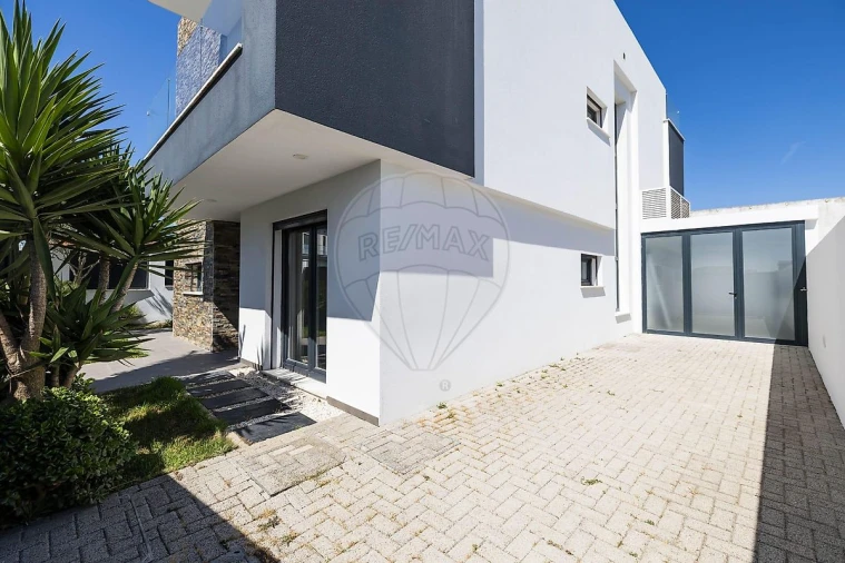 Moradia T5 para Venda em São Domingos de Rana Foto 9