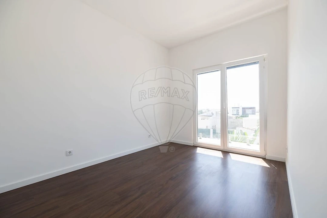 Moradia T5 para Venda em São Domingos de Rana Foto 20