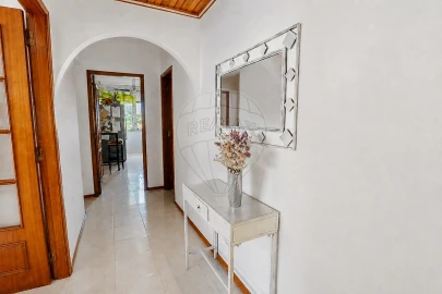Apartamento T2 para Venda em Agualva e Mira-Sintra