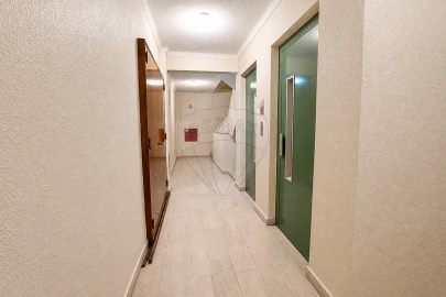 Apartamento T2 para Venda em Agualva e Mira-Sintra
