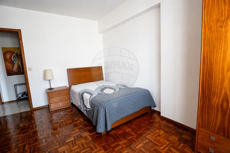 Apartamento T2 para Venda em Agualva e Mira-Sintra Foto 7