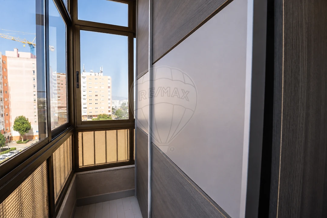 Apartamento T2 para Venda em Agualva e Mira-Sintra Foto 10