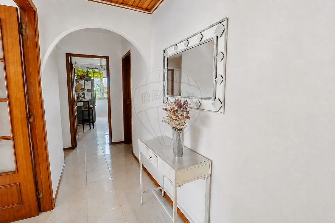 Apartamento T2 para Venda em Agualva e Mira-Sintra Foto 1