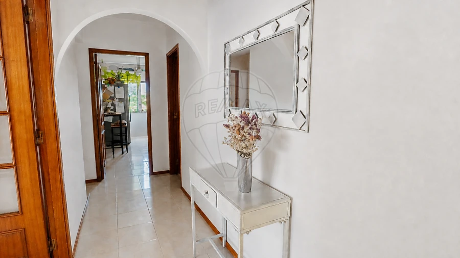 Apartamento T2 para Venda em Agualva e Mira-Sintra