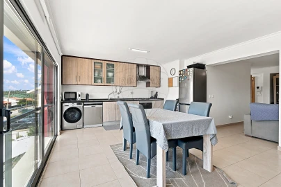 Apartamento T3 para Venda em Santa Maria, São Pedro e Matacães