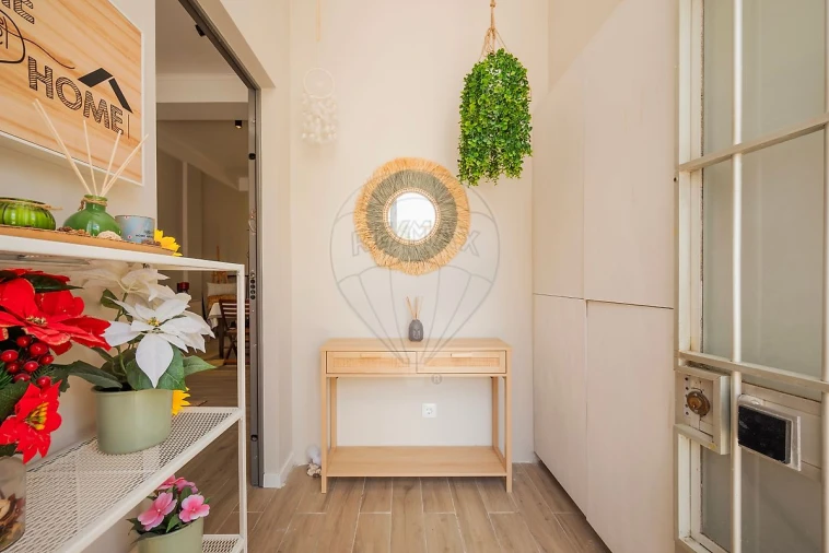 Apartamento T3 para Venda em Queluz e Belas Foto 2
