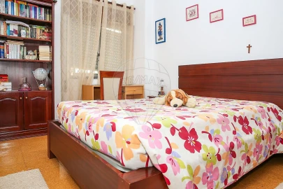 Apartamento T3 para Venda em Carregado e Cadafais