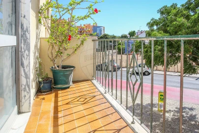 Apartamento T3 para Venda em Carregado e Cadafais