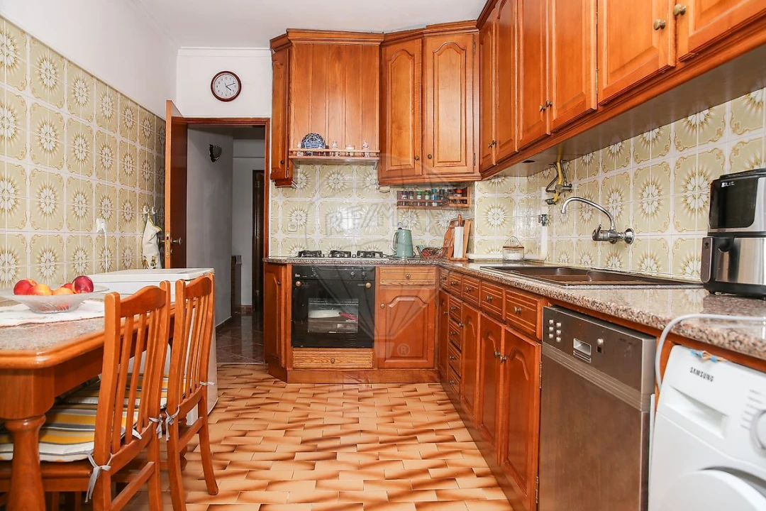 Apartamento T3 para Venda em Carregado e Cadafais Foto 3