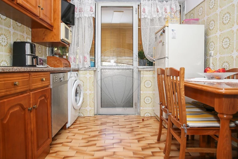 Apartamento T3 para Venda em Carregado e Cadafais Foto 12