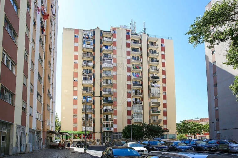 Apartamento T3 para Venda em Carregado e Cadafais Foto 26
