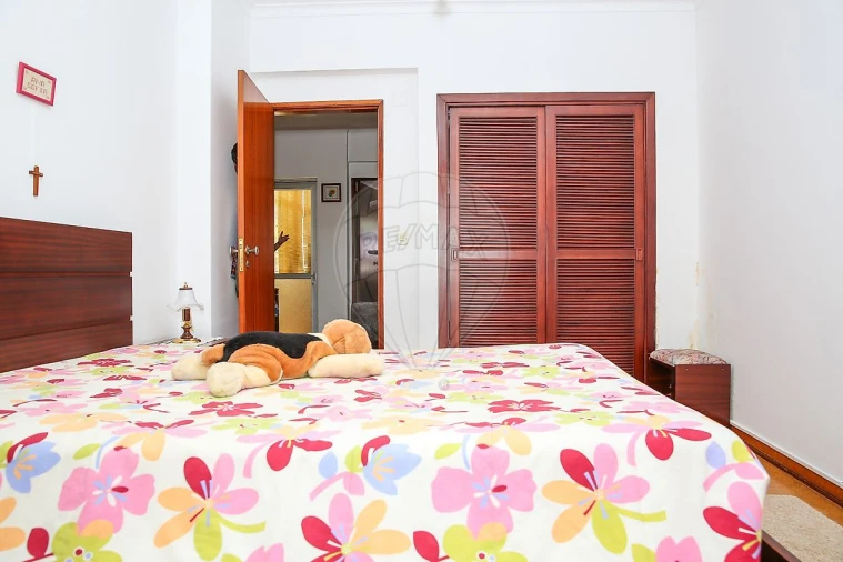 Apartamento T3 para Venda em Carregado e Cadafais Foto 18