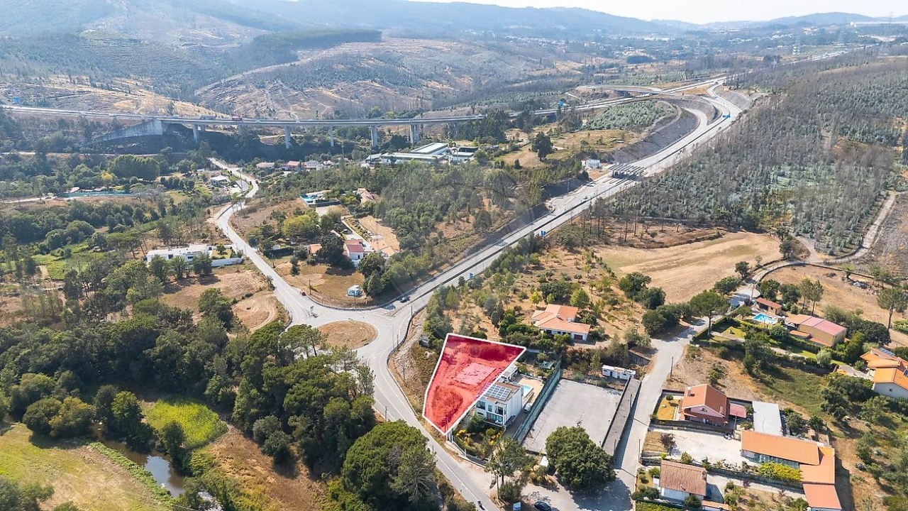 Terreno para Venda em Aguiar de Sousa Foto 7