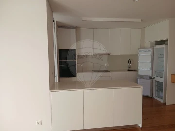 Apartamento T2 para Arrendamento em Campanhã