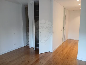 Apartamento T2 para Arrendamento em Campanhã