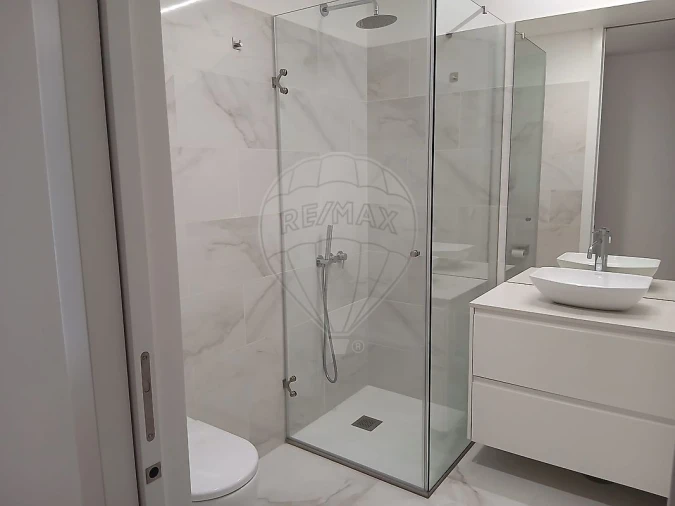 Apartamento T2 para Arrendamento em Campanhã Foto 2