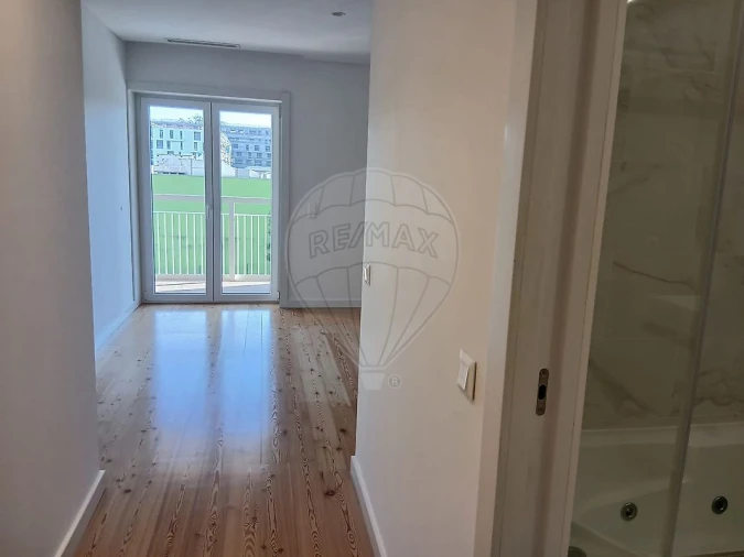 Apartamento T2 para Arrendamento em Campanhã Foto 7