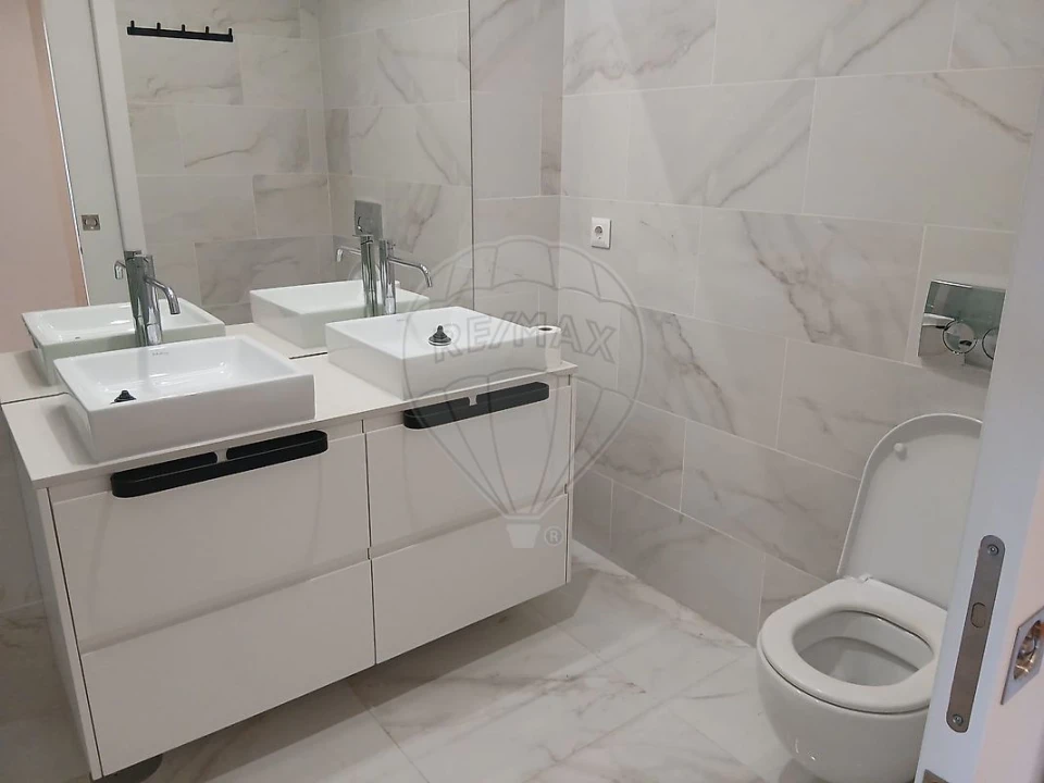 Apartamento T2 para Arrendamento em Campanhã Foto 5