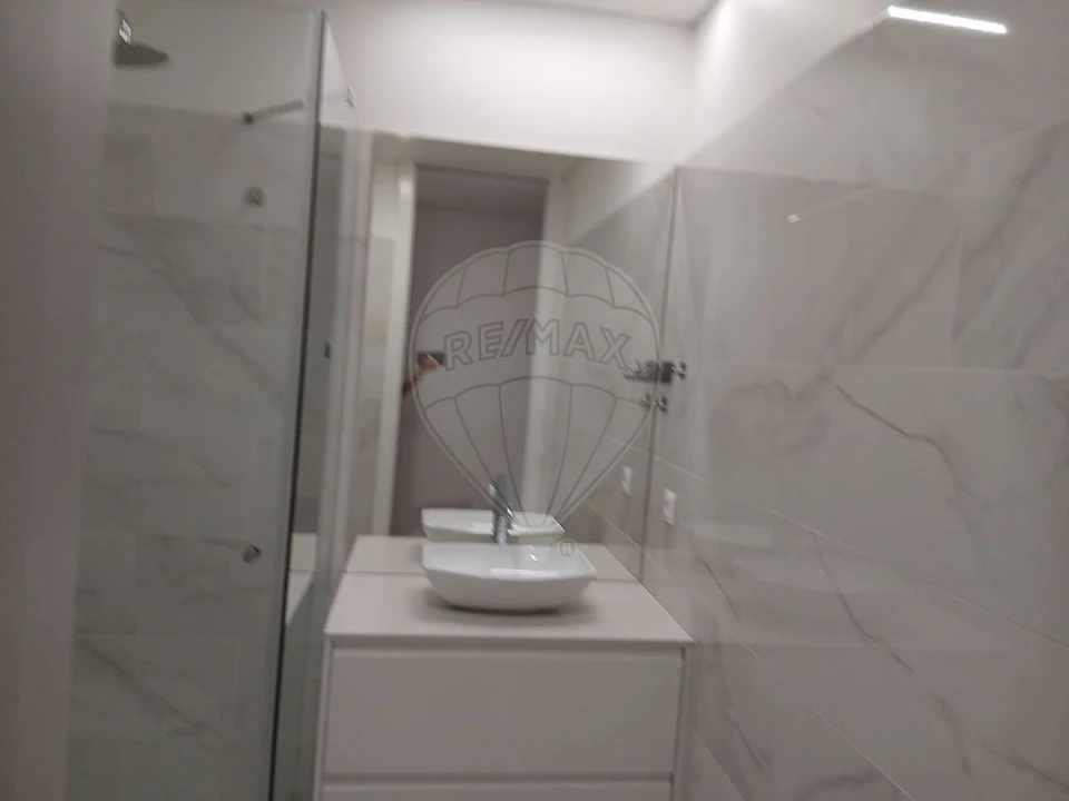 Apartamento T2 para Arrendamento em Campanhã Foto 1