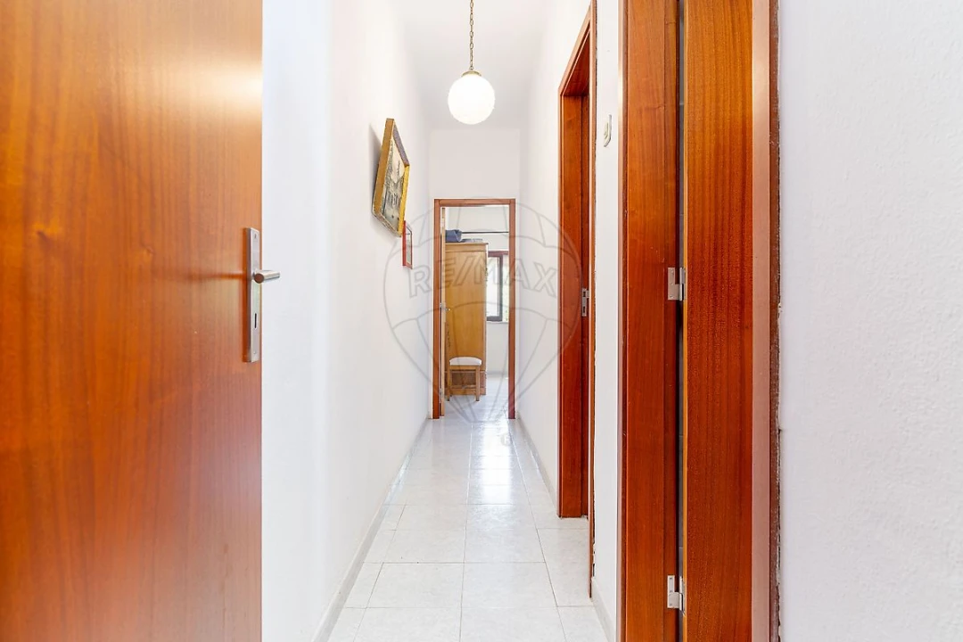 Apartamento T1 para Venda em Caparica e Trafaria Foto 7