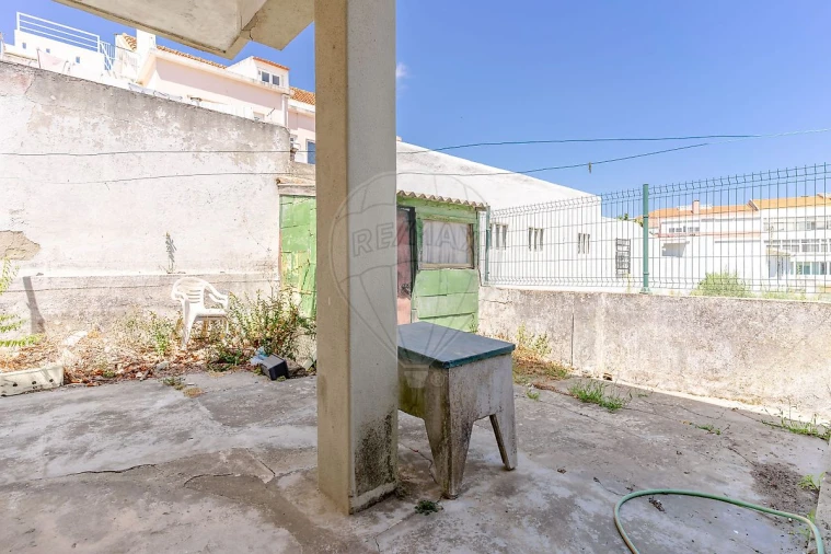 Apartamento T1 para Venda em Caparica e Trafaria Foto 13