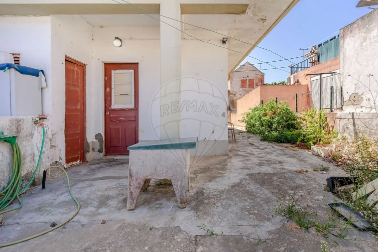 Apartamento T1 para Venda em Caparica e Trafaria Foto 14
