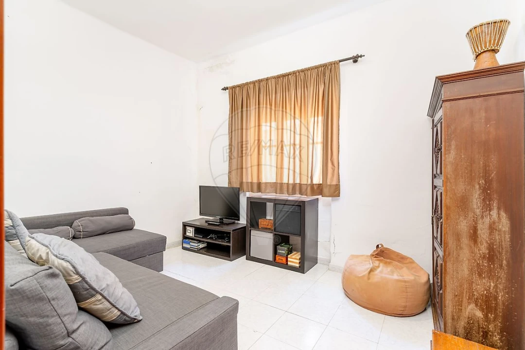 Apartamento T1 para Venda em Caparica e Trafaria Foto 1