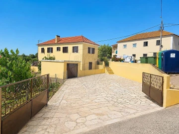 Apartamento T2 para Arrendamento em Almargem do Bispo, Pêro Pinheiro e Montelavar