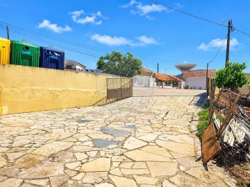 Apartamento T2 para Arrendamento em Almargem do Bispo, Pêro Pinheiro e Montelavar