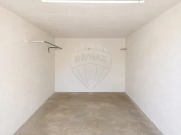 Apartamento T2 para Arrendamento em Almargem do Bispo, Pêro Pinheiro e Montelavar