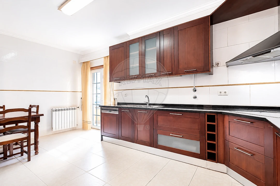 Apartamento T3 para Arrendamento em Almargem do Bispo, Pêro Pinheiro e Montelavar Foto 9