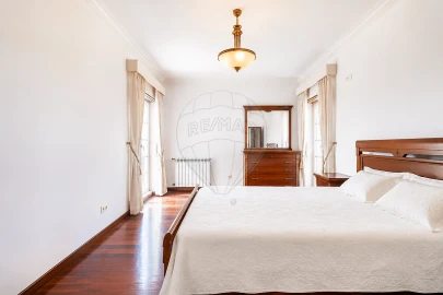 Apartamento T3 para Arrendamento em Almargem do Bispo, Pêro Pinheiro e Montelavar
