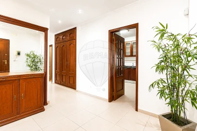 Apartamento T3 para Arrendamento em Almargem do Bispo, Pêro Pinheiro e Montelavar