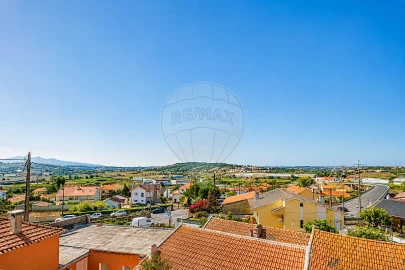 Apartamento T3 para Arrendamento em Almargem do Bispo, Pêro Pinheiro e Montelavar